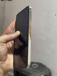 ايفون 13 برو ماكس  ايفون 13 بروماكس ذاكرة256 بطارية 84 لون ابيض   ممفت...