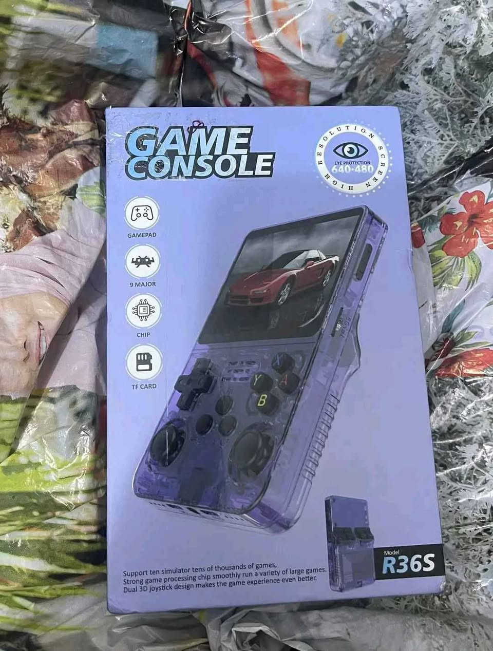 R36S جهاز ألعاب محمول ريترو
شاشة عالية الدقة:
استمتعي بجودة عرض ممتازة مع شاشة IPS بحجم 3.5 بوصة في جهاز R36S، والتي توفر دقة 640×480 للحصول على صور واضحة وحادة.
تصميم محمول:
تم تصميم جهاز ألعاب الفيديو الريترو المحمول هذا للترفيه أثناء التنقل، حيث يتميز بحجم مدمج وتصميم خفيف الوزن لسهولة الحمل.
سعة تخزين كبيرة:
لن تنفد مساحة الألعاب أبدًا مع ذاكرة تخزين 64 جيجابايت، مما يوفر مساحة كافية لساعات لا تُحصى من متعة اللعب.
دعم متعدد للغات:
يوفر جهاز R36S دعمًا للغة الأوكرانية، مما يجعله خيارًا مثاليًا للاعبين من مختلف أنحاء العالم.
نظام مفتوح المصدر:
استمتعي بالحرية والمرونة التي يوفرها النظام مفتوح المصدر، مما يسمح بالتخصيص وإمكانيات لعب لا محدودة.


**إذا كنت صاحب هذا الإعلان وتريد حذفه لأي سبب، رجاءا أرسل رسالة إلى الدعم الفني**