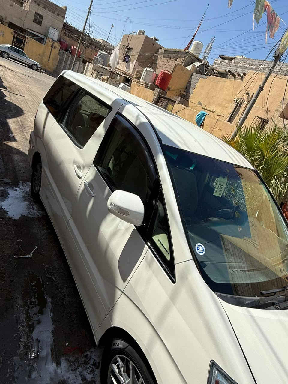 السلام عليكم 
تويوتا الفارد ٧ راكب موديل ٢٠٠٤ بأسمي رقم بصره انكليزي سنويه لل٢٧ تحويل ثاني يوم 
مكانها بصره مطيحه
مكينه ٤ سلندر 
مكينه كير  تبريد ٣ قطع سياره جاهزه بدون ضربه 
طخم تاير جديد حداديه جديده مشط جديد  باور جديد دواخل عسلي سياره جاهزه من الاخير 
السعر  ١٢٠ وبيها مجال للشراي 
للاتصال. ***********
