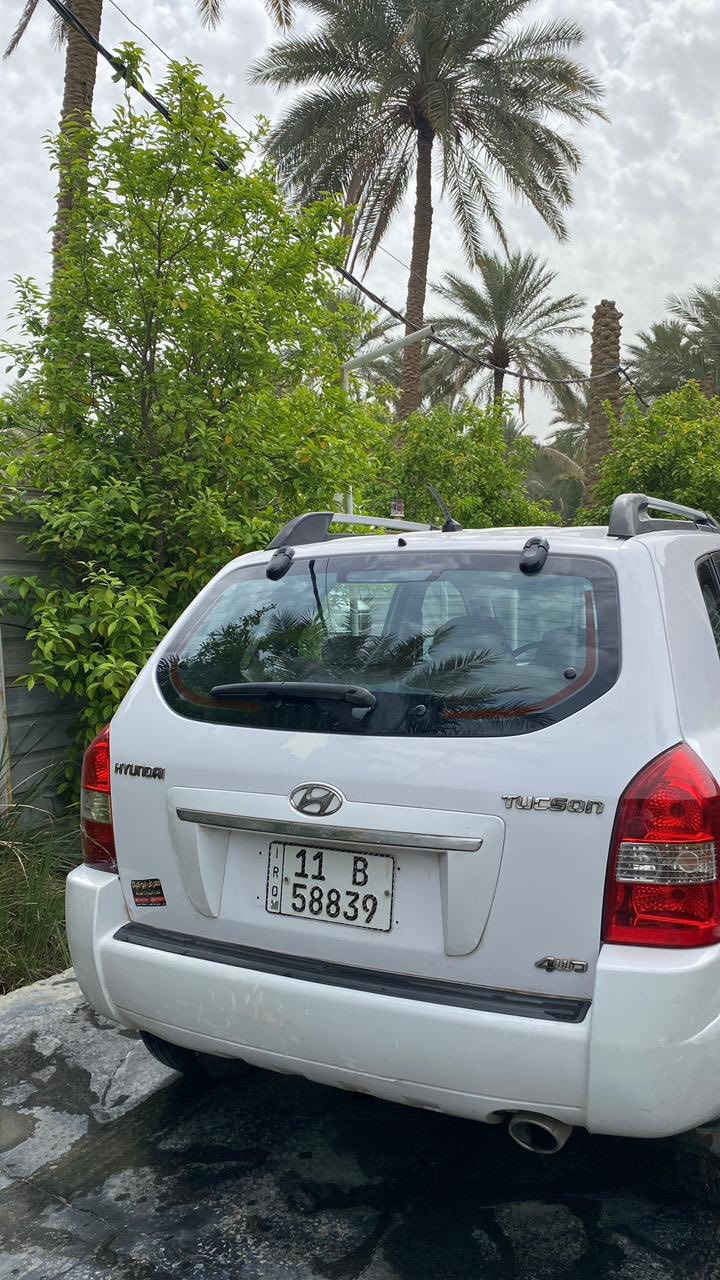 توسان وارد خليجي 
موديل 2009 
رقم بابل  
سياره خير من الله 
للاستفسار ***********
