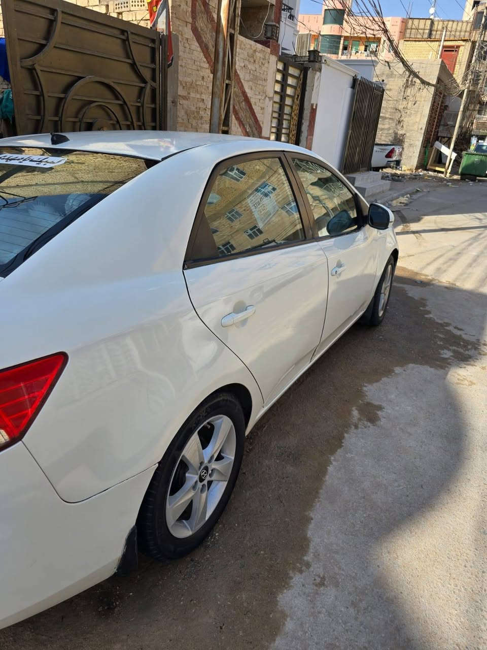 السلام عليكم سيراتو 2013فول موصفات عده البصمه سياره رقم شمالي سياره مصبوغه عام  مكينه كير خير من الله  الراقم ***********
