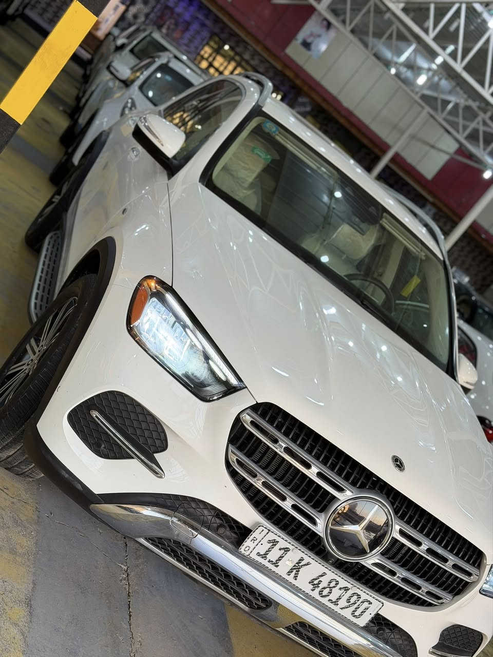 يعلن معرض بيت شريجي👑 عن وصول مرسيدس 2025 Gle 450E hybrid هايبرد 4matic زيرو ماشيه الف فقط وارد امريكي صور الحادث والسونار مرفق مع المنشور فول 1/1  نستقبل بيع او مراوس العنوان كوت حي لحكيم  سعرها 675 وبيها مجال 
#مارسدس_Gle_430E_4matic
اللون: ابيض
عداد المسافاات kmالف فقط 
المواصفات:  رقم بغداد فول مواصفات ١/١
كشنات خزن ميموري
اناره داخليه  تحتوي 64 لون
منفذ للشحن 
5 كامرات محيطية 
سلايد(فتحة قمارة)
كراسي جلد اصلي(اوف وايت)
كراسي  كهرباء
تبريد خلفي شاشة
شحن الهاتف لاسلكياً
كروس سرعة 
خمس بصمات
فول تحكم استيرن(جهتين امامي+جهتين خلفي)
شاشة عرض الاعطال
صندوك كهرباء(شفط)
فتح صندوك تلقائيا  
دبل كير(عادي+اوتوماتيك)
دبل حساس(امامي+خلفي)
نظام تحكم بمستوى الضوء الداخلي
مانع تزحلق
نظام فتح الابواب لاسلكياً
فور ويل
شاشة امامية كبيرة اصلية
كامرة خلفية اصلية
تشغيل عن بعد
دوسات كتابة Mercedes 
اشارة بالمري
مري كهرباء(شفط)
لايت زنون(عالي+ناصي)
لد امامي
#سستم_صوت 
وبيها مواصفات لا تعد ولا تحصى اذا ابقه اعدد مااخلص
للاستفسار الاتصال بِنَا على الأرقام التاليه

  حسنين ‭0771 508 5598‬ واتساب او اتصال
