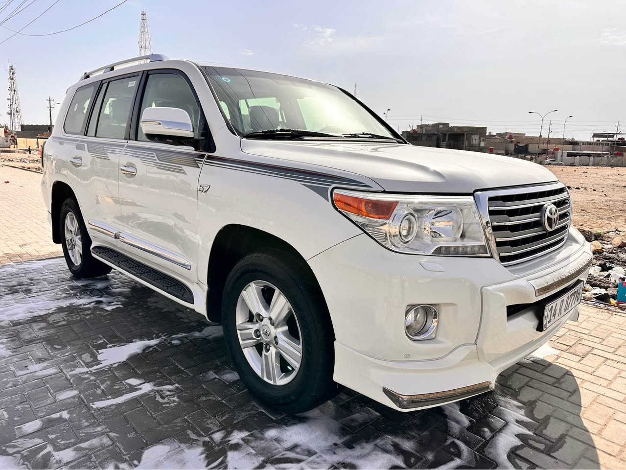 لاندكروزر VXR5.7
اصل مفوله السيارة رقم بصرة مكفولة كفالة عامة ماعدة طخات بالجاملغ الامامي السيارة كلش جديده وجاهزه من كلشي البصرة, العراق


**إذا كنت صاحب هذا الإعلان وتريد حذفه لأي سبب، رجاءا أرسل رسالة إلى الدعم الفني**