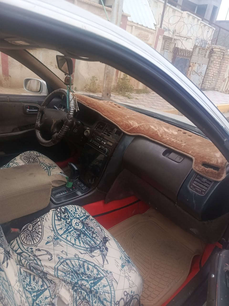 سلام عليكم سيار جاهز نضيفه مكينه وكير حداديه مكفوله من لخياس ول كص ول معجون مكينه ثين ونص تبريد وين سويج سنويه ٢٤ مشروع وطني  سعر ٣٨ مكانه قلعه سكر ***********
