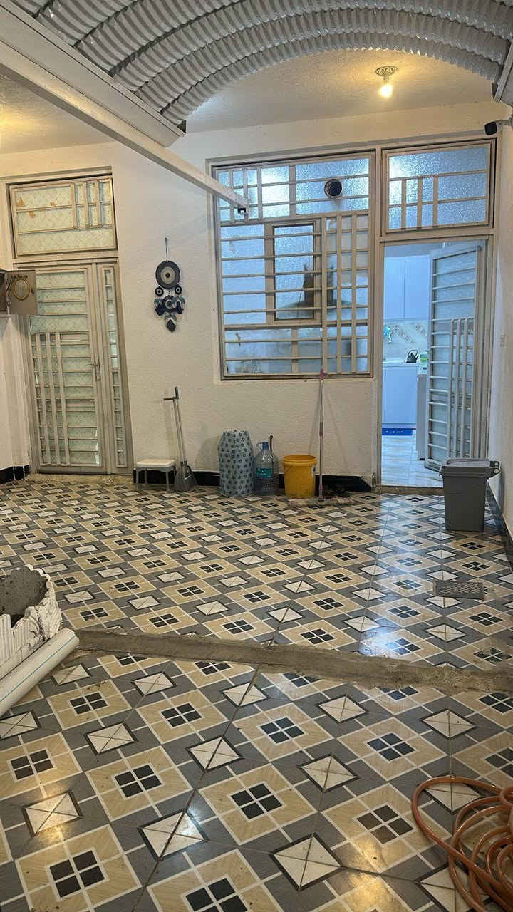 يالله 
بيت زراعي للبيع منطقةالصخيين بعد الجسر 
مساحه ٣٠٠متر عرض الشارع ١٥متر كافة الخدمات ماء كهرباء ومجاري 
الأساس رباط صب البناء طابوق السقف عكاده 
يتكون البيت من غرفتين وصالة واستقبال ومطبخ وصحيات داخلية وخارجية وحديقه +كراج
لل استفسار اتصل على 
***********
