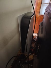 ps5 فات نظيف حيل استخدام قليل وغراضه كامله اصليه كارتونه موجود  ويا ما...