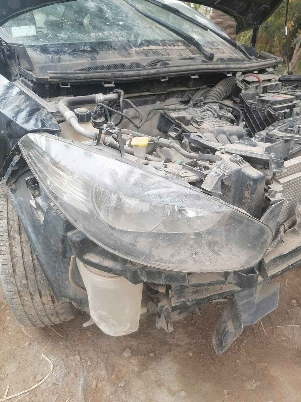 رينو فلاونس ٢٠١٦ مكفولة سابقا حادث طوبة فلتت شواصي ولغود سليمات تضرر جاملغ امامي مازدا ودعامية وشباك وغراضهة موجودات عندي وتحتاج حدادية بسيطة مكاني الديوانية سعر ٥٠ ومجال ***********
