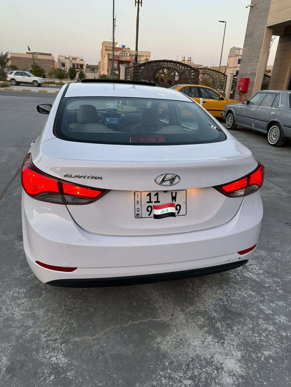 رمضان كريم وصيام مقبول
النترا 2015 خليجي (كفاله عامه)
بدون ضربه ،بدون رش بدون تكحيل بدون تكشير،
فقط دوسه رش اسفل وكم بارد بسيط وحتى ممبين 
رقم بغداد الدولي بأسمي سنويه وهزه جديده 
السياره كفاله ايضاً محرك وكير مامفتوحات 
ماشيه 137كم (حقيقي) تدك جرس 
كشنات جلد بيجي فتحه تحكم ستيرن شاشه مري شفط اشاير مري تبريد قطعتين فول 
السياره بلاديه وجاهزه وع وضع الشركه استخدام شخصي مال بيت انا ثالث مالك الها لا مشتغله تكسي 
مكاني الناصرية مركز  /السعر 135 
***********
