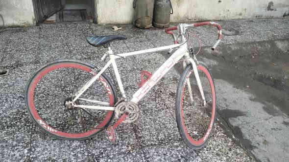 السلام عليكم بايسكل رياضي للبيع جبته جديد استعملته قليل وتركته جان متروك ب70 وبي مجال راسلني واتساب ***********
