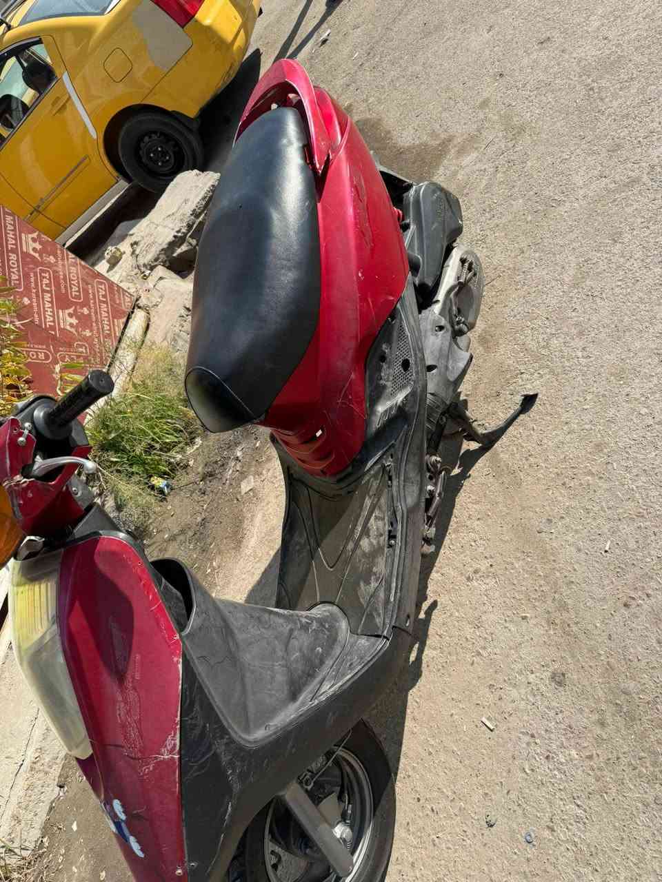 دراجه بريز خير من الله بس دشبول مكسور تايرات جديدة برغي ممفتوح بيها نكرة سلف كهربائيات كلها شغالة كابريتر مكينة خرسة افحص وأخذ  بغداد شارع النضال  *********** ( 600 )
