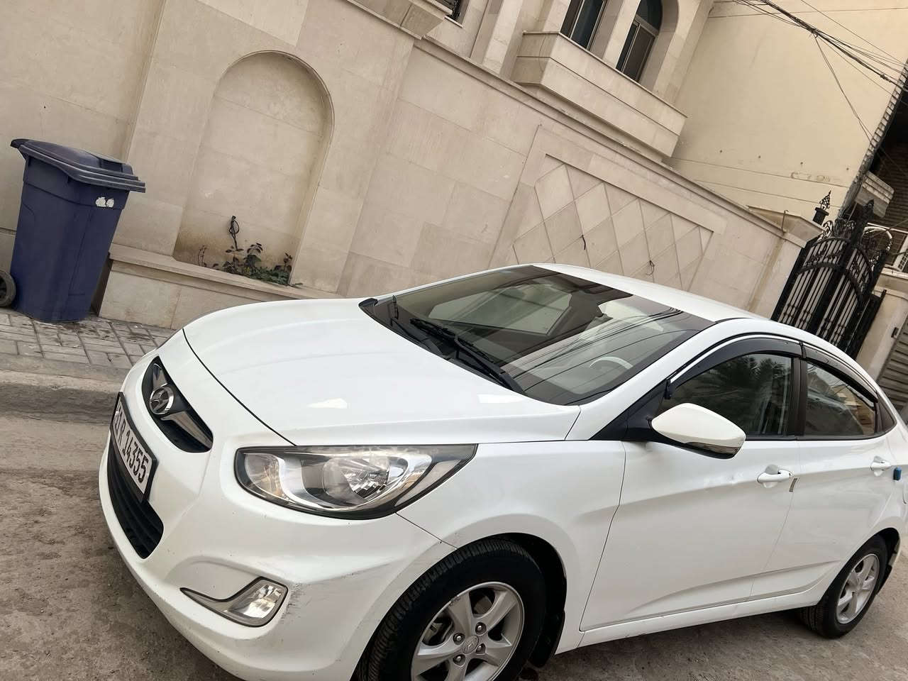 السلام عليكم 
اكسنت خليجي 2014 محرك 1600 ماشية ٦٤ فقط حقيقي يدك جرص ب 120 السيارة كلين من دون اي صبغ تخم تاير جديد منضومة زنون مكينة كير كله بحالت الوكالة تبريد كهربائيات كفالة  بدون اي نقص ولا اي جيك  بالعافية عل ياخذهه السعر ١١٣ 
المكان بغداد البلديات حي التجار 
***********
