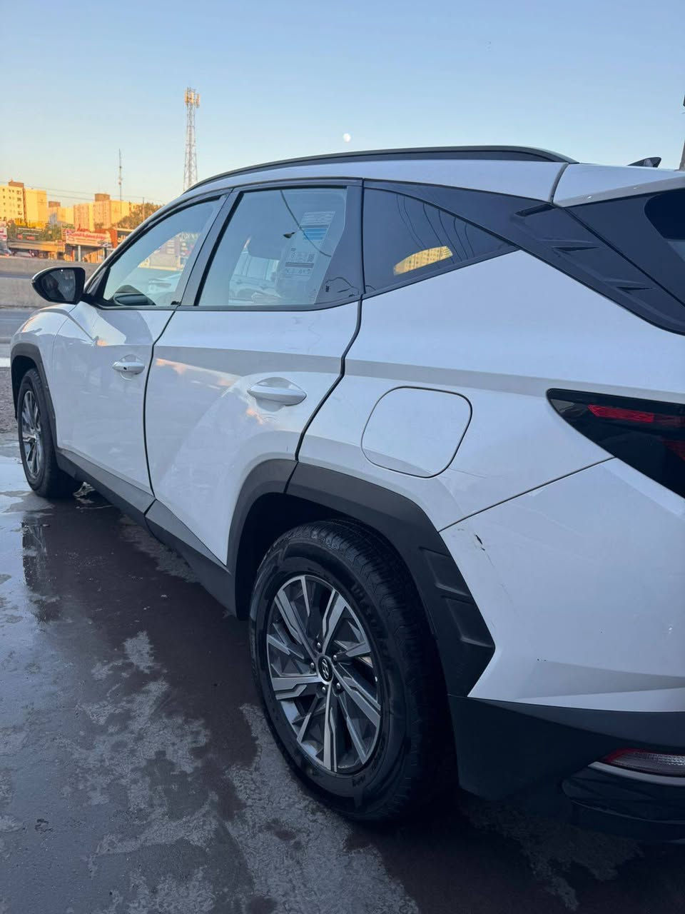🚘 هيونداي توسان 2022 خليجي
✅ محرك 2.0 دوش 
✅ تبريد شغال 
✅ تشغيل بصمة + بصمة أبواب
✅ إشارات بالمرايا
✅ نقطة عمياء + تحديد مسار
✅ Auto Hold
✅ سايد بريك كهربائي
✅ كاميرا خلفية + حساسات خلفية
✅ ABS
✅ تبريد قطعتين
✅ داخلية أسود مع أرضية مغلفة
✅️ السيارة مكانها بسماية 
📌 السيارة مصبوغة حزام بسبب حادث خفيف وتمت صيانتها، والسيارة جاهزة للفحص والمعاينة.

السعر: 160$ و بيها مجال للشراي 

💰 للجادين فقط، والاستفسار عالخاص أو الاتصال.
***********
