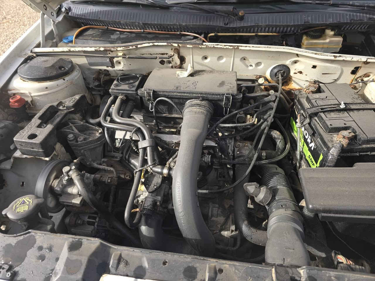 سلام عليكم  
سمند للبيع موديل 2010 كفاله عامه  
الاتصال ع الرقم ***********
