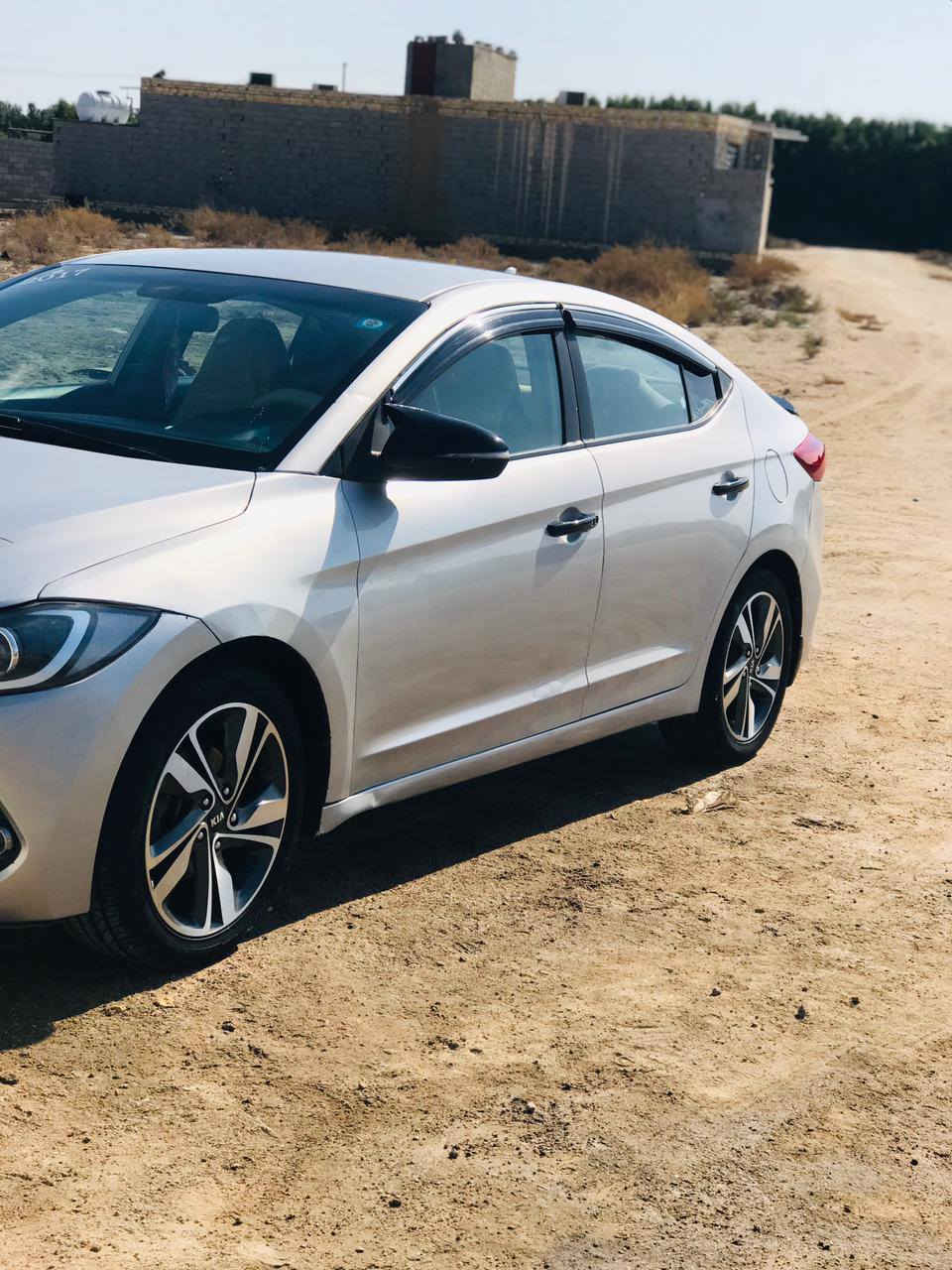 السلام عليكم النترا خليجي٢٠١٧ محرك دوش ٢٠٠٠ رقم واسط دولي محرك كير تبريد تدفأه كله كفاله تخم تاير جديد بيه تبديل جاملق وبنيد ورشات تجميل بسيطه مواصفات نص فول اشاير بلمري
تحكم بلستيرن 
مانع انزلاق 
حساسات امامي خلفي
تبريد قطعتين 
السعر ١٢٠ وبيه مجال للاستفسار 
***********
***********
