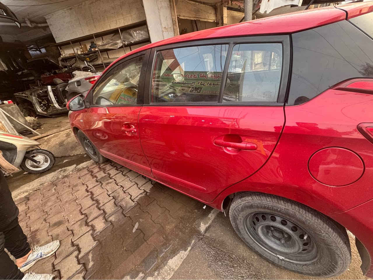 سلام عليكم للبيع تويوتا يارس خليجى موديل 2015 السياره ماشه 65 الف حيل نضيفه رقم او سنويه جديده  السياره بى ثلاث مكانات بارد والمحرك بى صوت 105 بى مجال *********** مكان السياره كركوك كركوك, العراق
