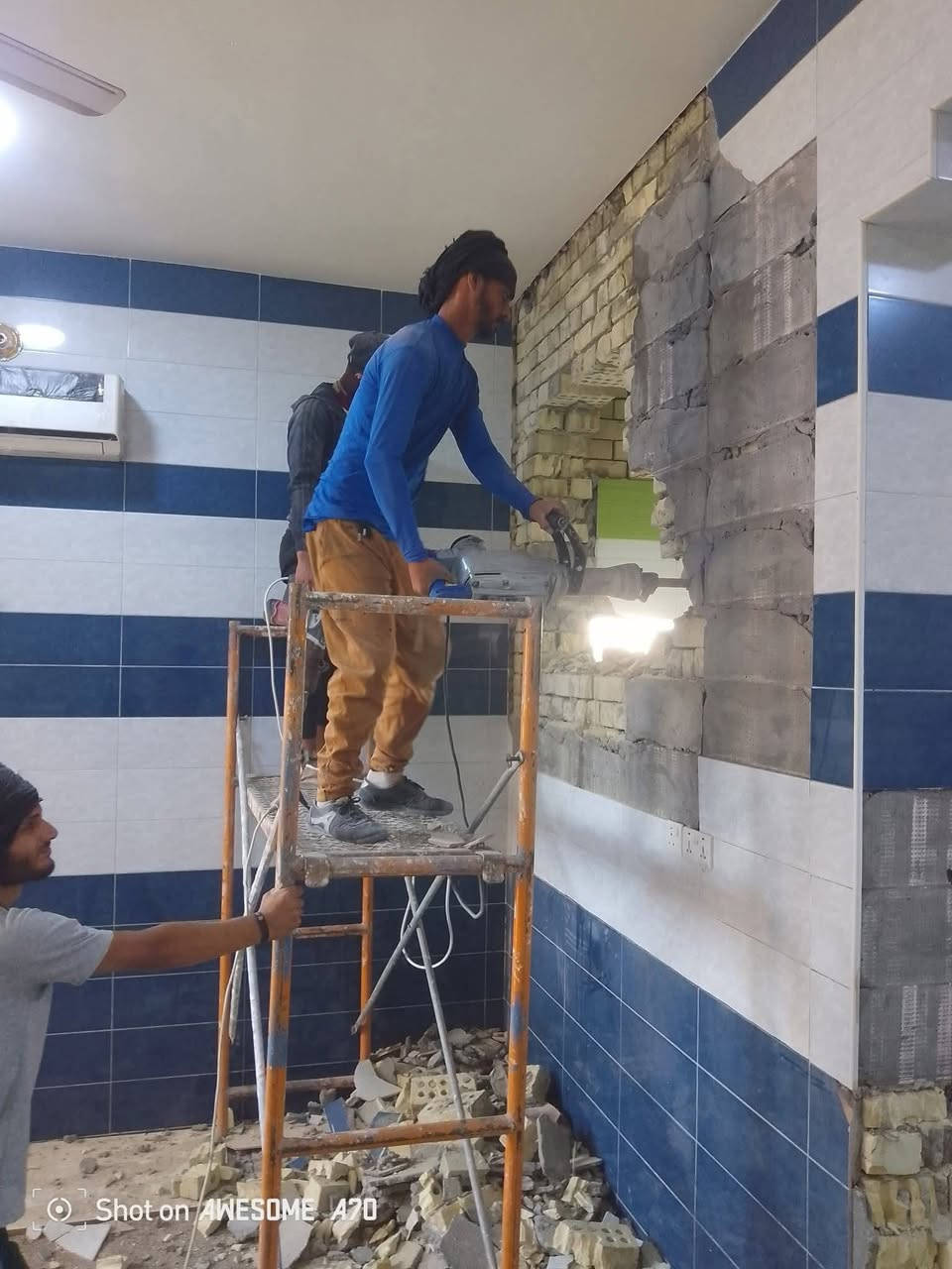 *********** 📞سلام عليكم  / يوجد كادر عمل جاهز/ تصعيد مواد/ تنضيف بيوت/ تفليش/ تكشيط/ تنضيف حدائق/ دفن نهري  / شقلنه ليل ونهار   /ومعداتنه جاهز/ ماعليك بس تصال على رقم  /     ***********
