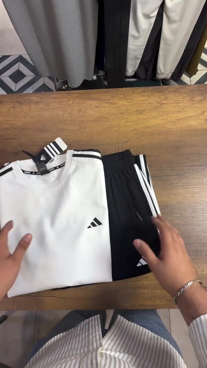 تراك اديداس اصلي 
خامة قطنية 
قياسات 
M L XL XXL
للحجز مراسلة خاص


**إذا كنت صاحب هذا الإعلان وتريد حذفه لأي سبب، رجاءا أرسل رسالة إلى الدعم الفني**
