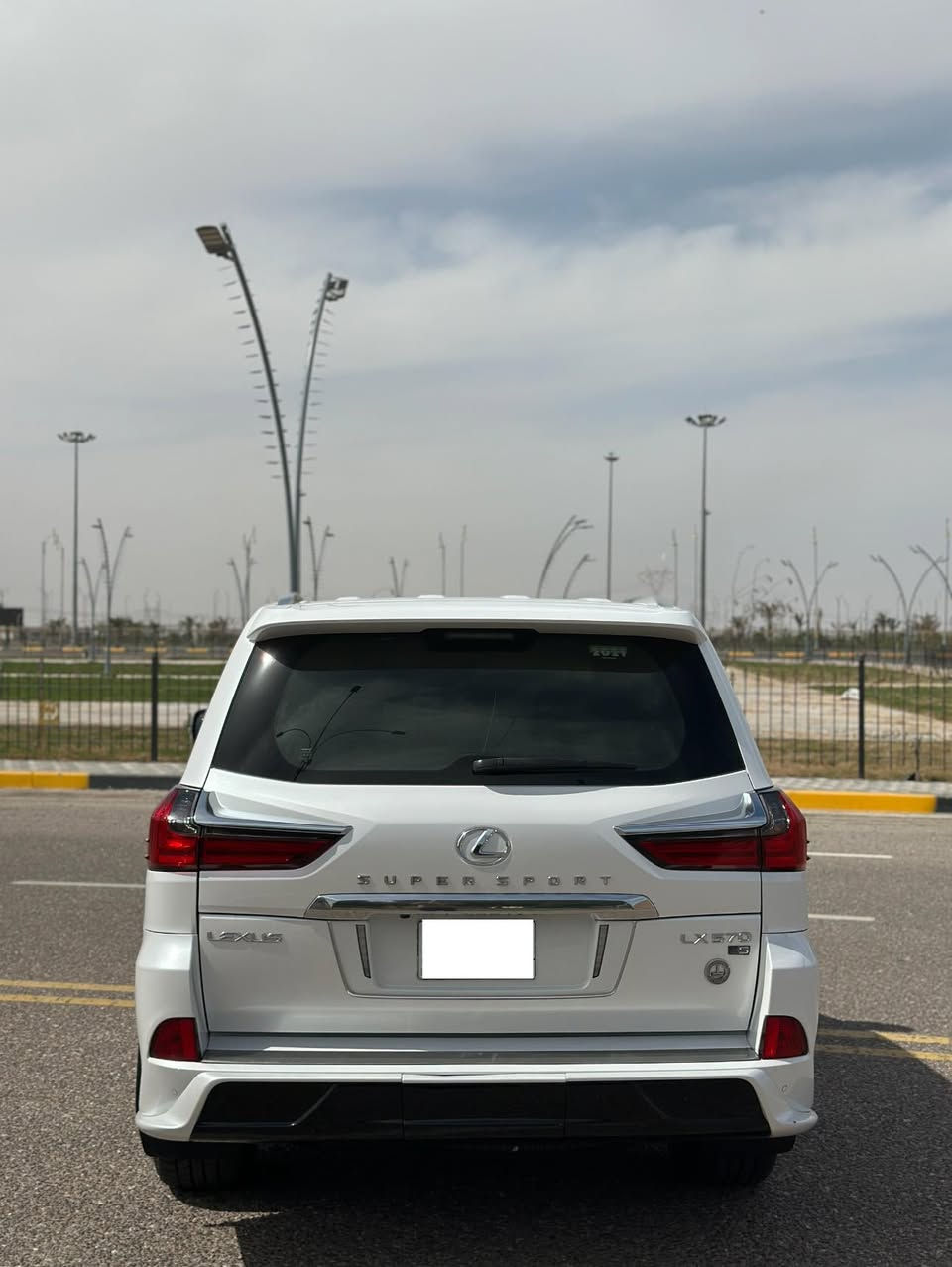 LEXUS ls 570
سياره جديد جديد 
لكزز Lx 570 سوبر سبورت
 السياره كفاله عام
موديل  2021 اصل 
بل باكيت انضف لكزز 
خمس كامرات 
حساس خلفي امامي 
رادار 
رادار نقطه عمياء
داخل مشمشي
كشن كهرباء خزن
كشن تدفأه تبريد 
محرك ٨ سلندر ٥٧٠٠ 
سلايد 
سماعات بالتكم والباب الخلفي 
شاشات خلفيه
تبريد منفصل 
بردات جانبيه 
جكات 
باب خلفي كهرباء 
كير محرك كهرباء كله بشرط الفحص مكفول 
السياره كلش نظيف وترايها كلش ناعم 
السياره بدون تبديل بدون صبغ بدون فتح 
كفاله عام من كلشي 
مكان السياره بصره 
سنويه ل 2029 تحويل ثاني يوم 
رقم الهاتف للتواصل ***********
