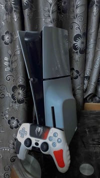 بلي ٥ • استعمال قليل • ملحقات كاملة