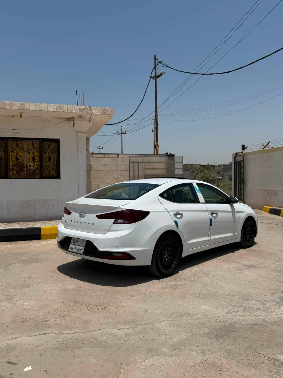 السلام عليكم
النتره 2020 خليجي .
مكفولة من الصبغ والتبديل كفالة عامه
مكينة 2000 دوش 
رقم أربيل بعد ٦ اشهر وتنتهي 

فول مواصفات 

فتحه سقف ، بصمه ابواب، صندوق ذكي، حساسات أماميه خلفيه، لد نهاري، قطعتين تبريد، تحكم ستيرن، اشاير بل مري , ثلاث انضمه قياده، 
تبريد وتدفئه شغال 
مدخل (AUX_USB)
محرك 2000 دوش 

منظومه تبريد جديده 
تخم تاير 
حداديه كلها جديده 

السعر 135 

***********

