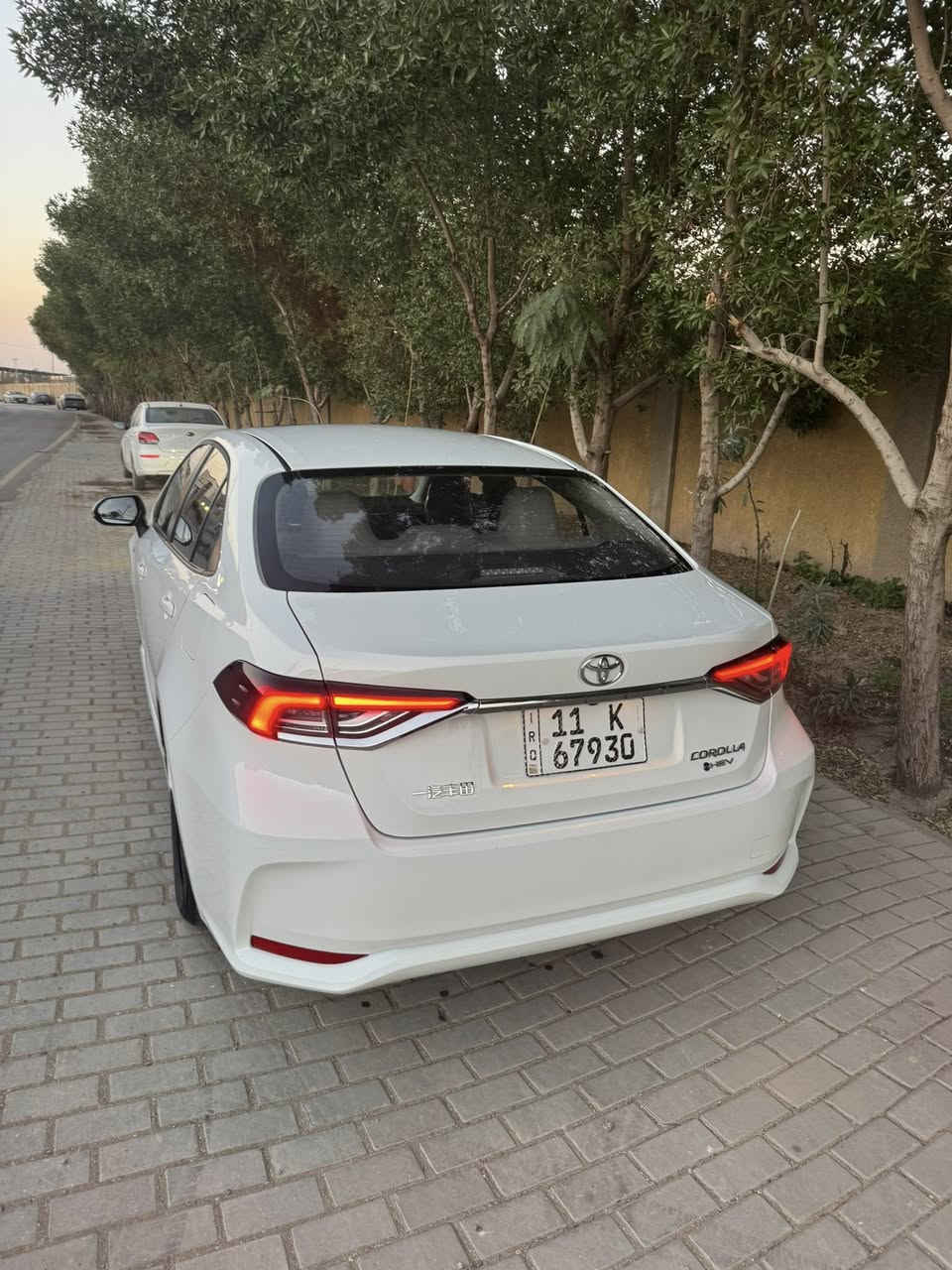 كورلا هايبرد 2025
ماشية 14 الف 
مكفوفه سياره بيها بس رصعه موضحه باب 
سعرها 22750000 دينار عراقي
***********
