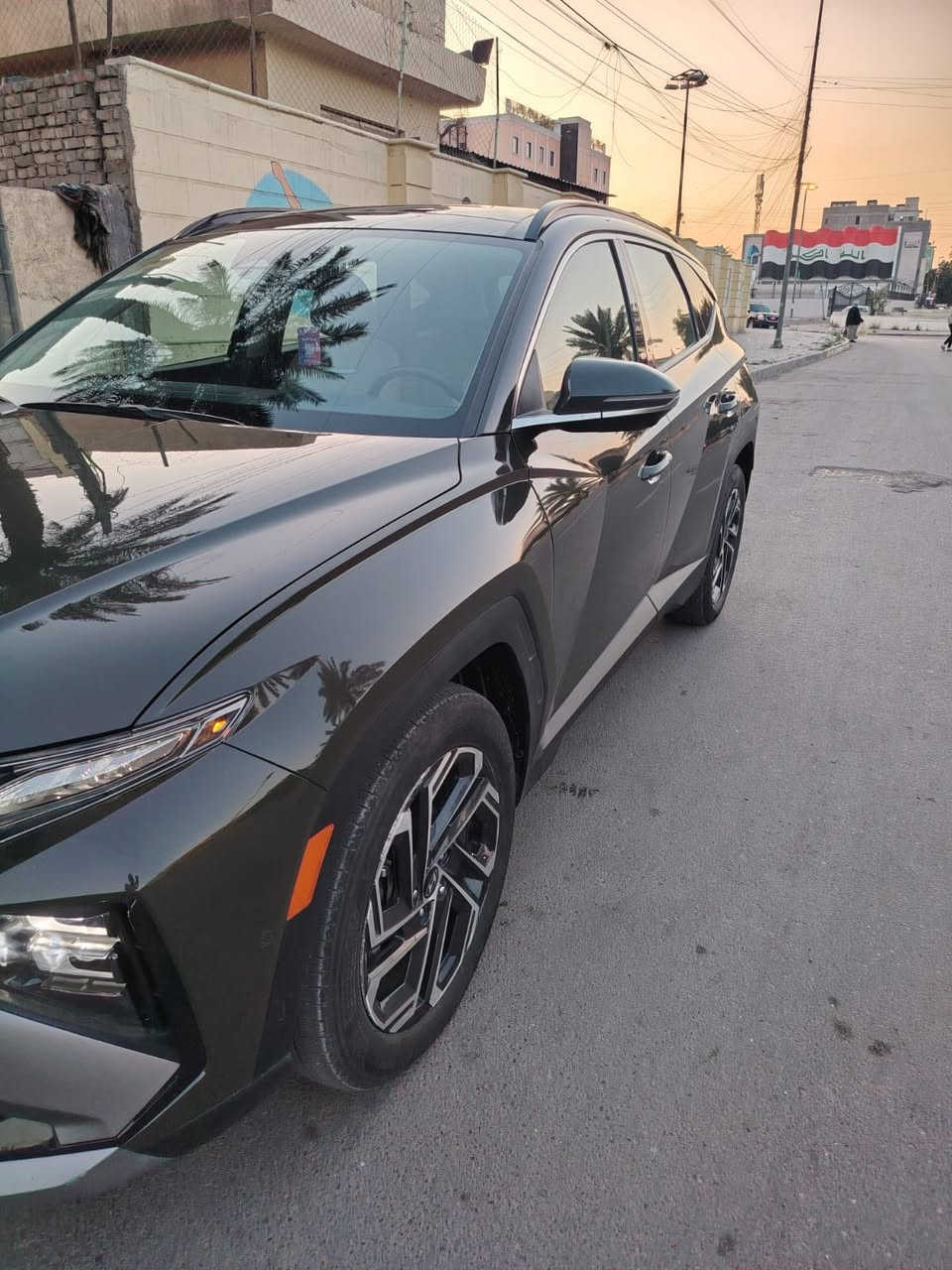 سلام عليكم 
توسان 2025 وارد امريكي 
مكينة 2500 gdi 
حادثهة كما موضح بلصور 
السيارة فول مواصفات 1/1 اعلى فئة 
رقم بغداد 
السعر 215 وبيهة مجال 
***********
