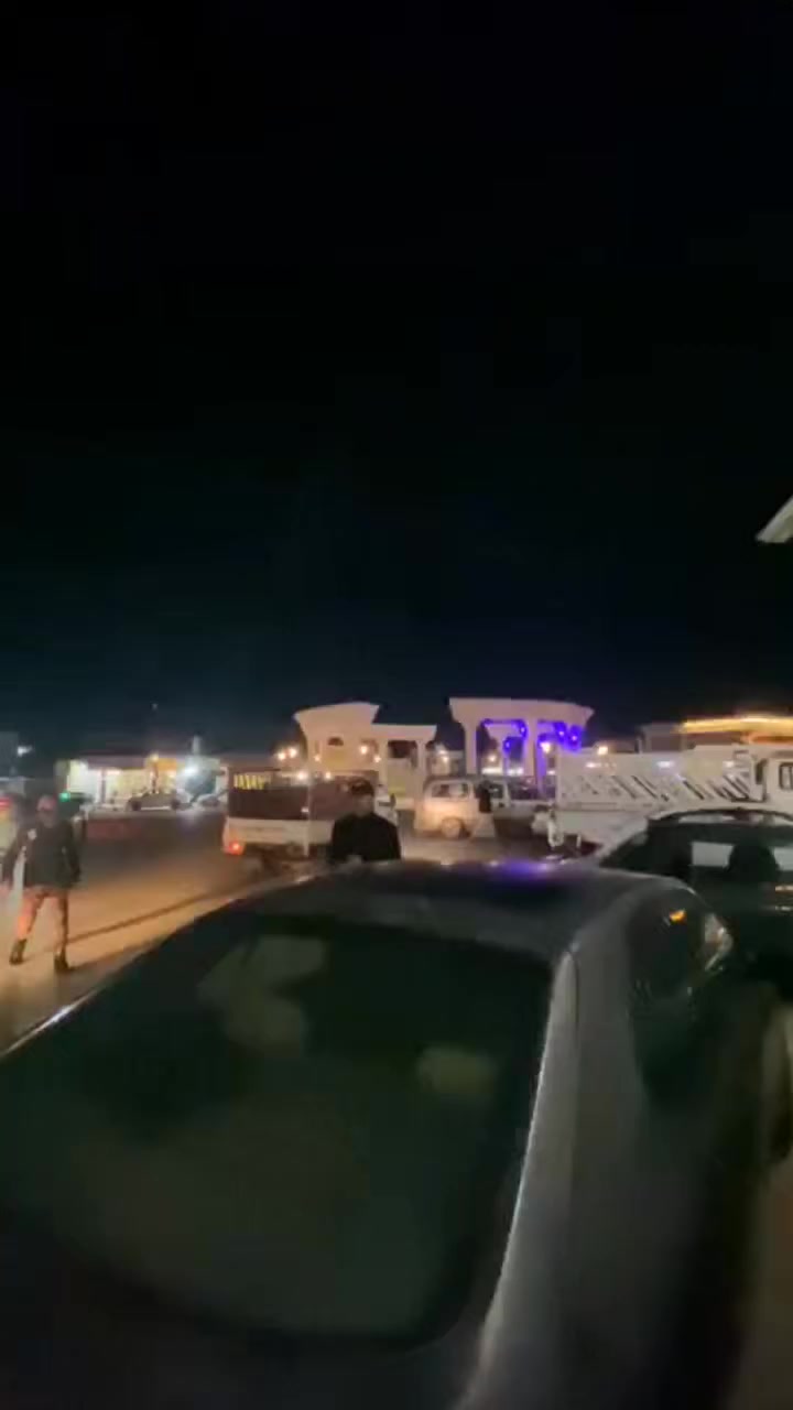 السلام عليكم يعلن سنتر حمودي للحلاقه الرجاليه جلسات تنظيف بشره مساج+إزالة الرؤس السوداء+إزالة الدهون والمسامات كل هاذا 5,000
ملاحضه الحلاقه مع الجلسه ب10,000الله محيي الجميع ما تطلع اذا مو راضي للاستفسار***********
العنوان: مدخل السوق الجديد من جية الدوره اول محل طابقين ركن
