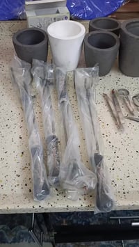 متوفر حاليا جميع  الاحجام بوادق الصهر.من 1 كيلو الى 5 كيلو. 0770850791...