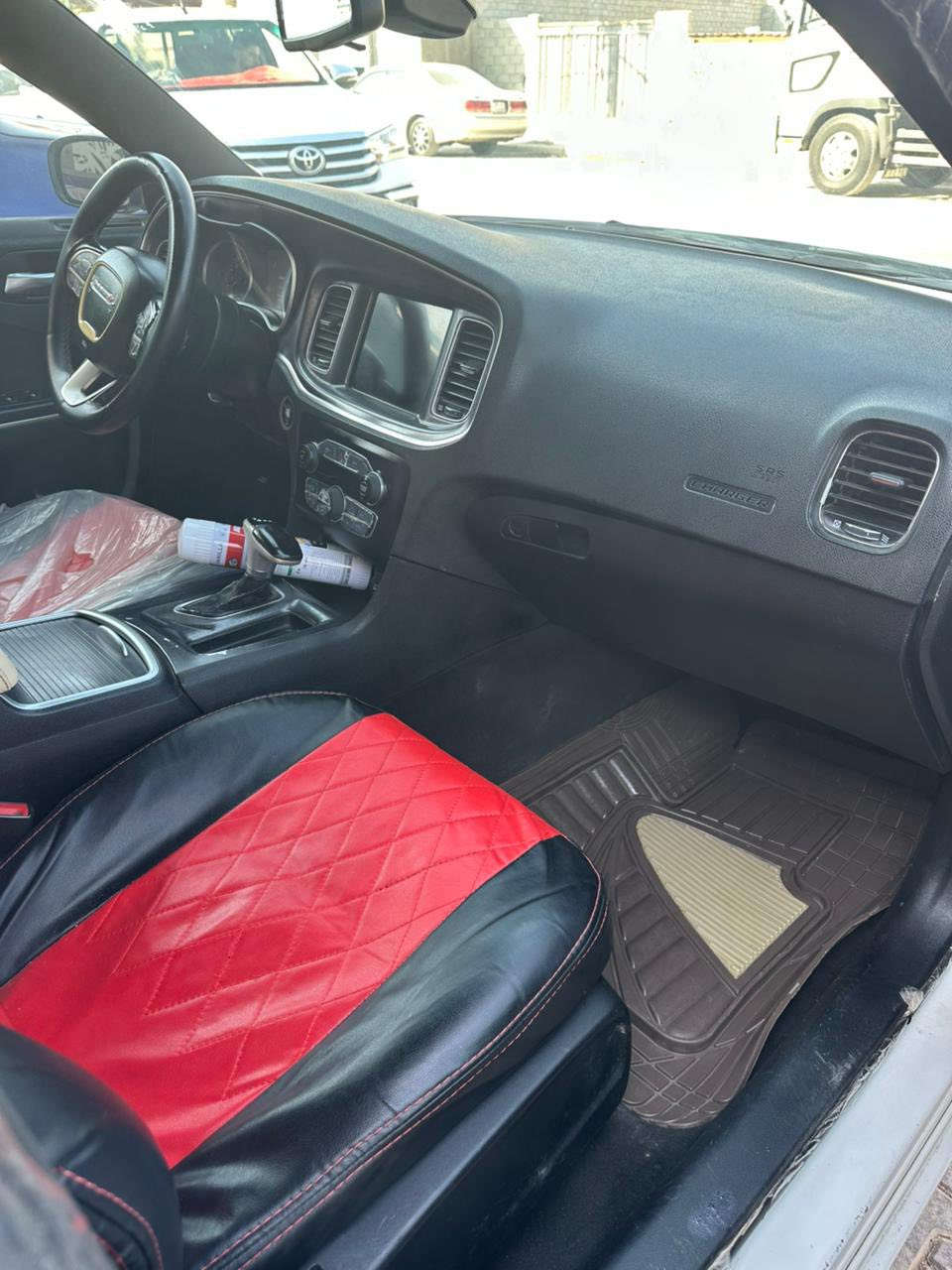 السلام عليكم لبيع جارجر مديل16اصل وارد بيها جاملغ وبنيد وبيبان تقسيم سياره جديده وحلوه حداديه وتخم تاير تبريد مكينه وكير بشرط جداد مكان السياره بصره قضاء المدينه السعر 175وبيها مجال حك الجيه المو شراي رجان لحد يكصر بحلال العالم ‭0780 725 1142‬
