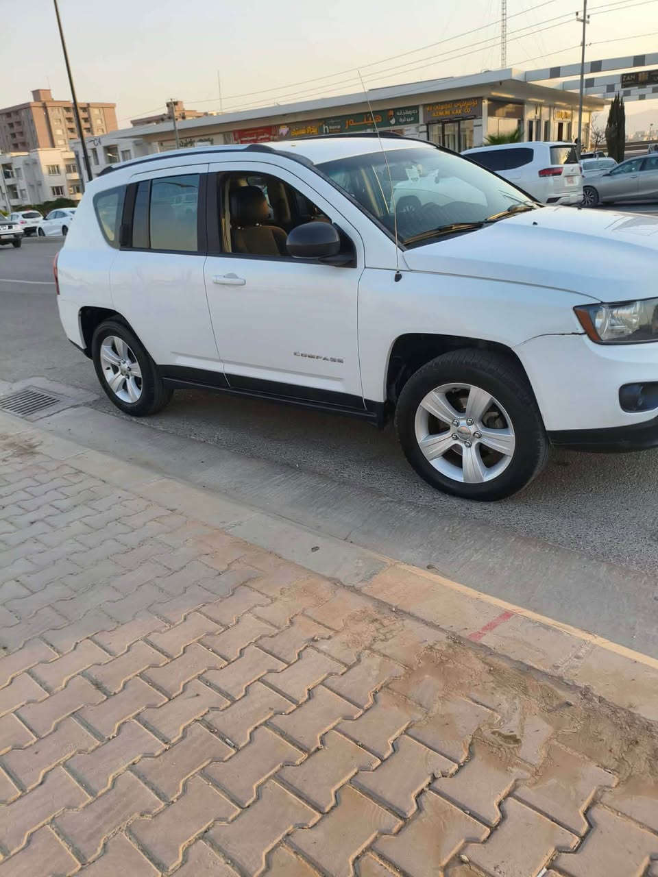 جیپ کۆمپاس ٢٠١٦ 
مواسەفات s 
واتە مواسەفات عادی 
بۆیاخی نیە تەنا دوو پەڵە ساردی هەیە 
بۆ زانیاری زیاتر پەیوەندی بکە بەم ڕەقەمەوە
*********** السليمانية, العراق
