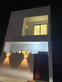 مشتمل للايجار ب هكتاريا وشعار ٥٠ متر  هسه طالعين منه العماله جديد  تفا...