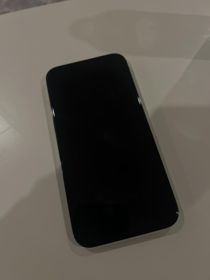 iPhone 12 pro max
ذاكرة 256 
بطارية 80 
نسخة امريكا 
و كلشي شغال  ✅
نظافة 100% بدون شخوط ولا اي شي 
التلفون بدون تبديل اي شيء وبدون فتح
السعر 480 وبي مجال بسيط جدًا
عنوان اربيل 
رقم ***********
