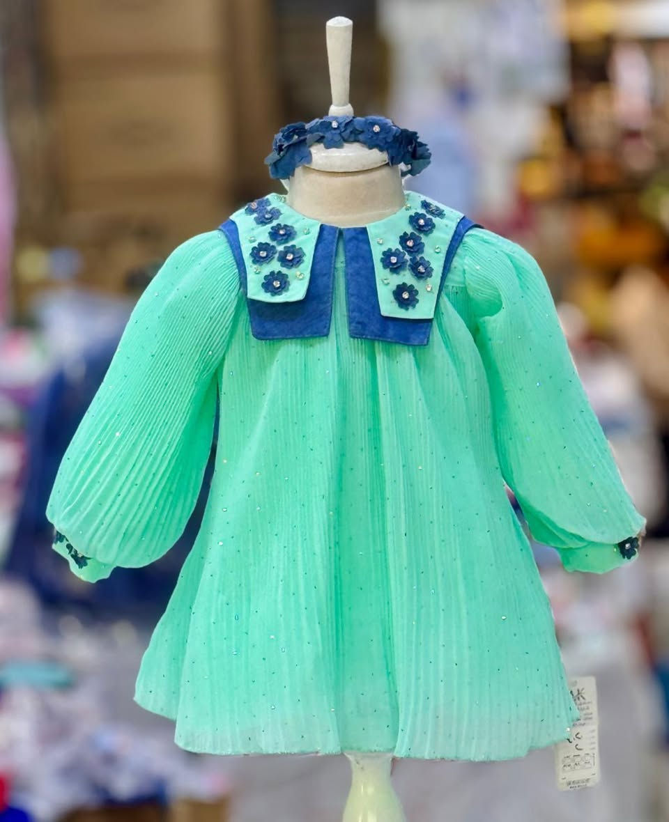 فستان ماركة ستار وان خامة درجة أولى شرط الفحص بوجود المندوب ومتوفر جميع قياسات للحجز بلخاص وبلواتساب ***********
متوفر توصيل جميع محافظات
القياس من عمر ٢ سنة إلى ٥ سنة
