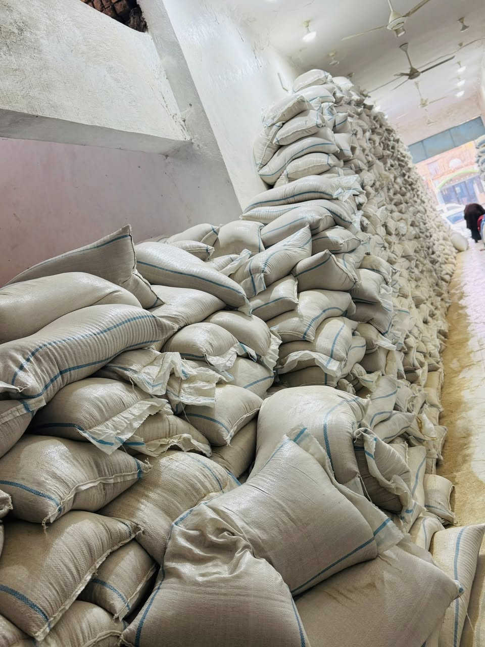 تم وصول نخاله درجه اوله اسعار مناسبه جمله العنوان ذي قار قضاء آلفجر السعر ***********
