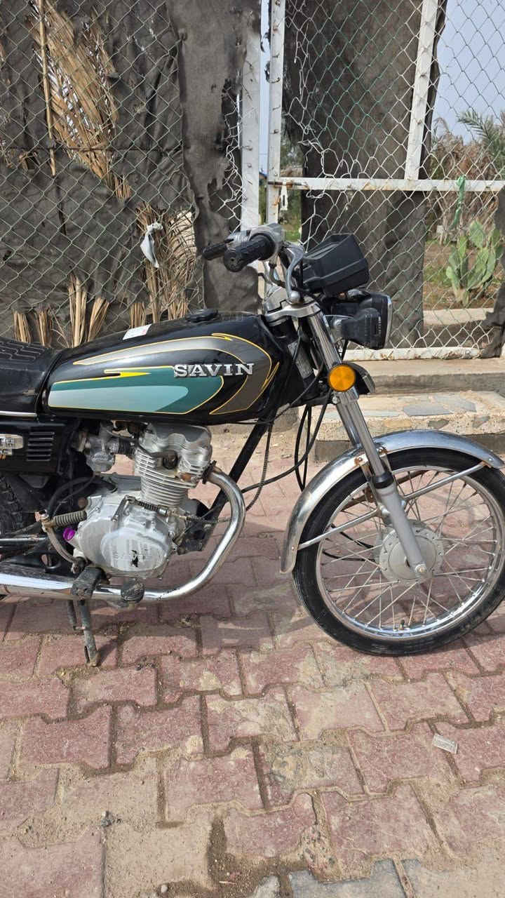 سلام عليكم دراجه للبيع بدون وراق تهريب مال إيران دراجه نضيفه وقويه سعر ٦٥٠ وبيها مجال العماره القادسيه رقمي ***********
