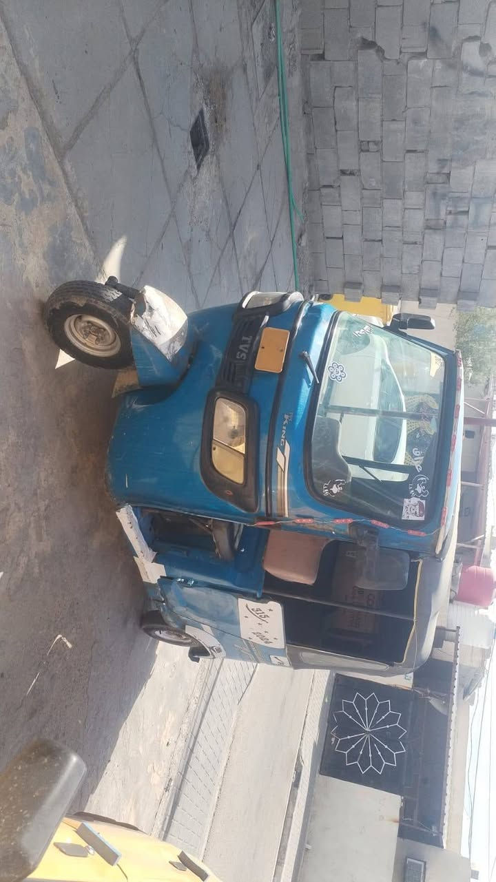 تكتك 21 سنويه المحرك مفتوح شركه تخم تاير جدد البدي نضيف شوف العين السعر خمسه ونص  وبيهة مجال شويه للشراي رقم الاتصال ***********
