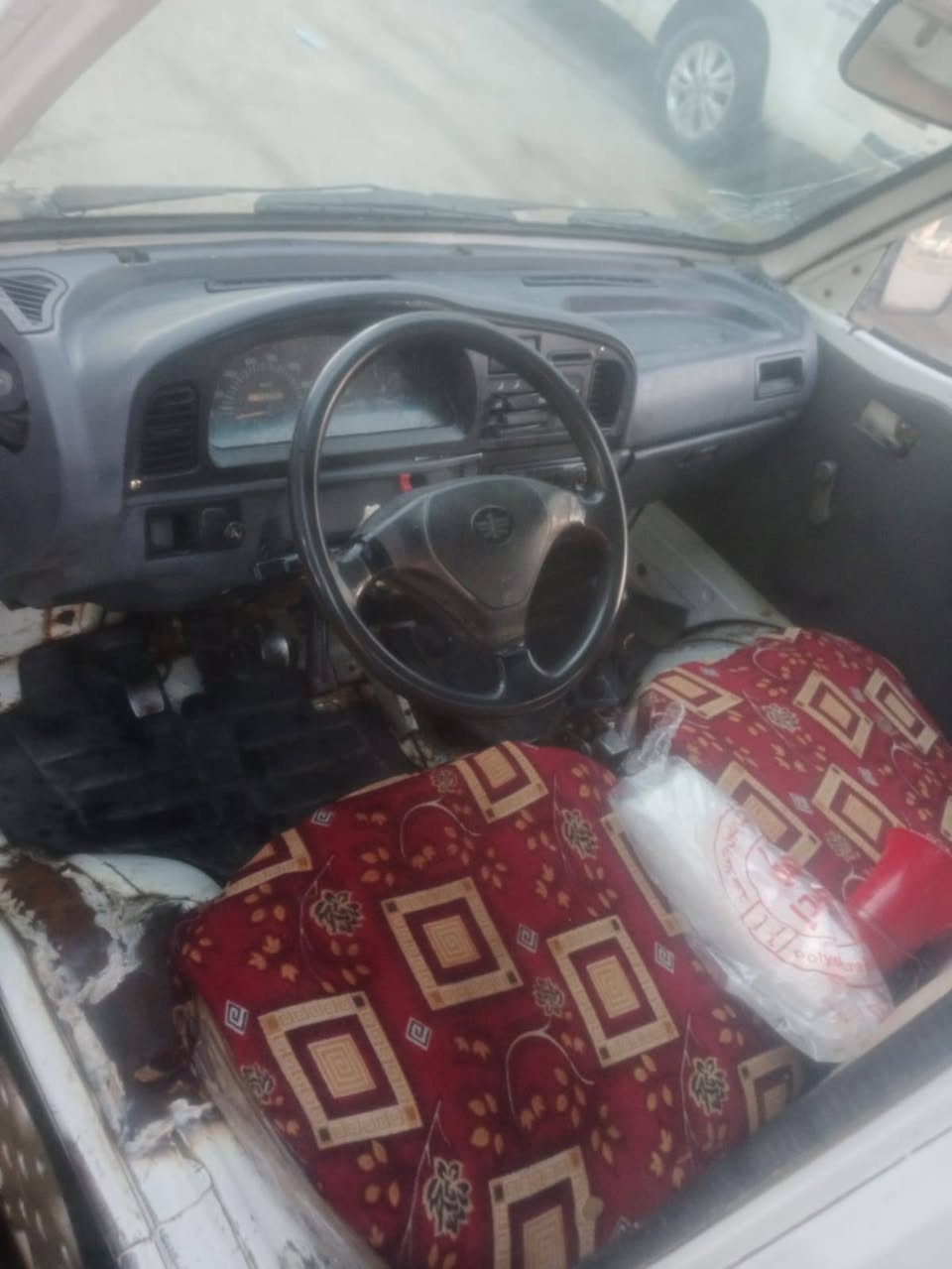 السلام وعليكم للبيع فاو موديل 2006 ما ناقصه شي اوراق كامله  كير ومحرك شرط شاصي شرط لا خياس ولا لحيم تخم تاير جديد كهربايات كله شغاله السعر 17 وبيها مجال
اتصل وتدلل ***********
