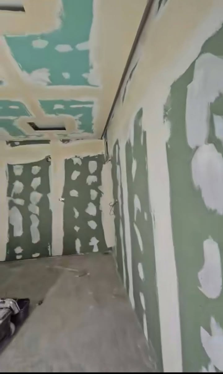 ليكتمل جمال بيتك 🏠🏚
نقدم لكم احدث الديكورات جبس بورد وارقى التصاميم وإبداعات في عالم الديكور دقه فالعمل وسرعه بالأنجاز والخدمه تبارك الله⚡
👈شيبورد
👈بديل الحجر
👈 بديل الخشب
‏👈بديل الرخام 
👈 ديكورات جبس أمبورد و بوكسات أناره مخفية 
‏👈 أسقف فلات جبس أمبورد
‏👈 فواصل جدران و أرفف وقواطع 
‏👈 ديكورات شاشات

نقوم بجميع الديكورات للمنازل و الشقق والمحلات التجارية

كما يوجد لدينا استاذ كهربائي في مجال الجبس بورد
للاستفسار أكثر ع بريد الصفحه او على الوتساب او على الأرقام التاليه:👇
***********
***********
