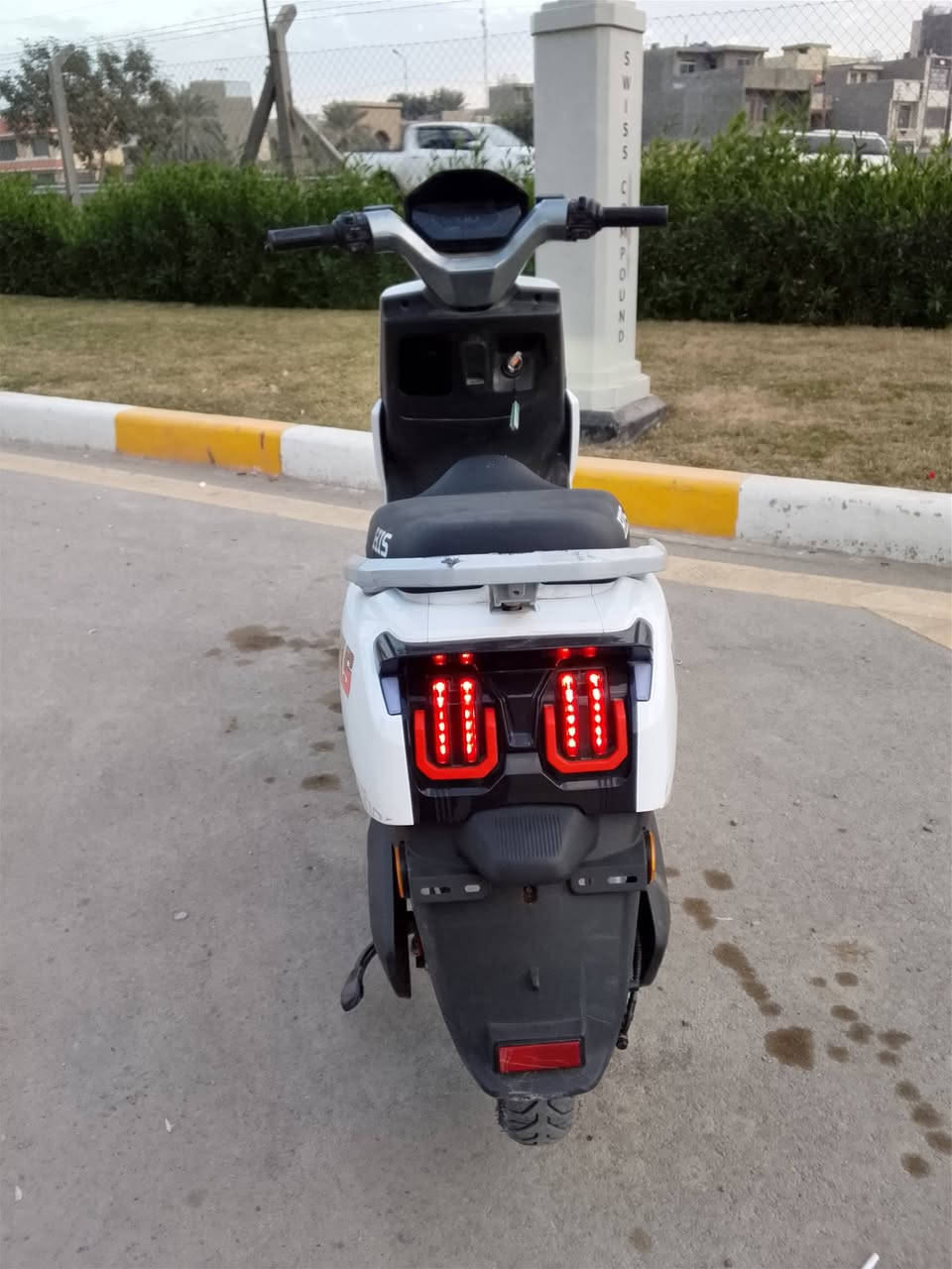 سلام عليكم.
.للبيع دراجة شحن نوع His 
6بطاريات
4نمر سرعة
سرعتهة حقيقي 80
لون ابيض
نضام بلوتوث سماعات سستم 
لايت عالي ناصي 
إشارة يمين ويسار
دبل إشارة 
بيهة نضام البك يعني للخلف R
شاحنة مالتهة الأصلية 
دراجة مكفولة من اي عطل ولا داخلة تصليح 
مكاني بغداد الغزالية شارع اسواق الزاوية 
هذا رقمي وبي واتساب ***********
