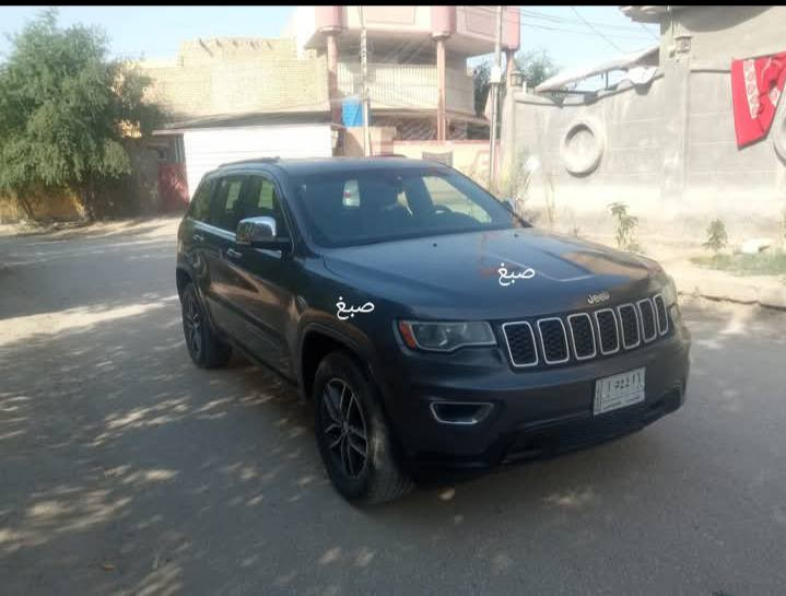 اخوان السلام عليكم جيب كراند شيروكي ليمتد موديل 2017 وارد امريكي الصبغ مثل ما موضح  بالصور اير باك دركه ودشبول مرجع سستم اريد اراوس اب او بامه الخاص مفتوح او اتصل على الرقم ***********
