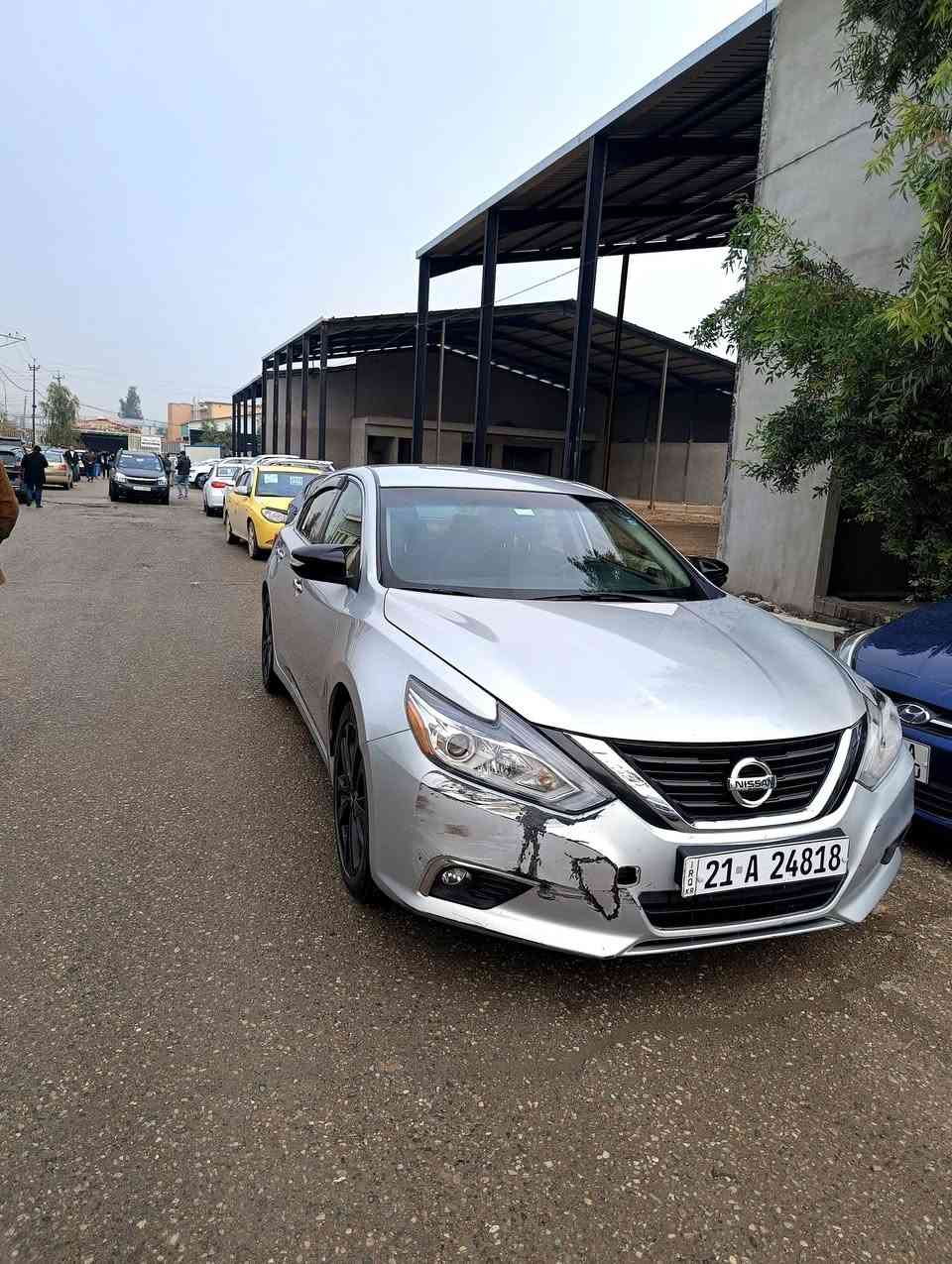 التيما 18 SL سعر ١٢٠ 
فول بدون فتحه سقف 
ضررها جاملغ جهة السايق مبدل 
واقل من ربع البنيد بارد 
جاملغ جهة اليمين بي قلبل بارد و الباب خلف السائق قليل بارد الغد بيد تعديل 
ماشيه ٢٢٠ الف كيلو 
الباقي شرط 
*********** وبي واتساب
