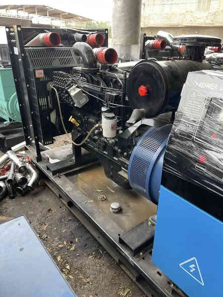 سلام عليكم تم وصول وجبة جديده صفر زيرو مولدات الكمنز 24 ولف 250 كيفي نضام حماية كامل يوجد من 100 كيفي إلى 250 كيفي العنوان بغداد رقم الهاتف***********
