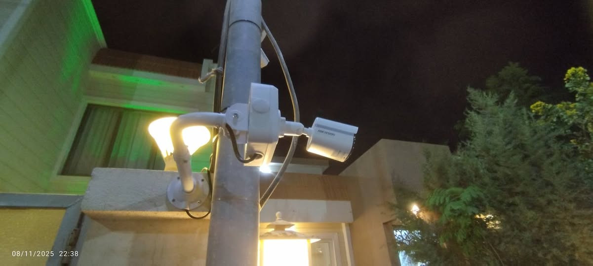 السلام عليكم هذا جزء من أعمالنا في تنصيب الكامرات 
تنصيب صيانة تنصيب صحن الستلايت  تثبيت شاشات أعمالنا في جلولاء سعدية خانقين
أي استفسار مراسلة الصفحة أو الاتصال 
***********
