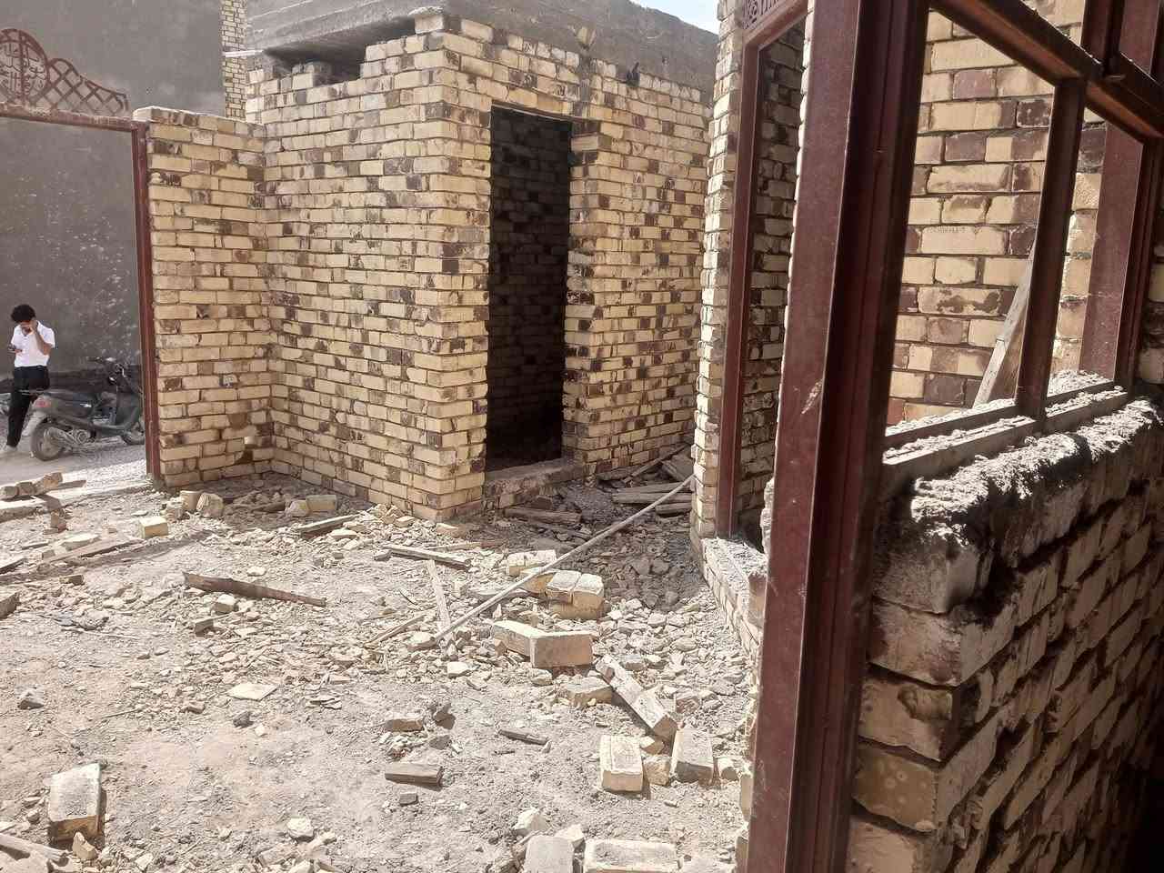 هيكل مساحة 150 متر غرفتين وصالة ومطبخ وبراني ومجمع صحيات خلف لمنتزه حي المهندسين ‏‪***********‬‏ مكتب الفراشه الذهبية حي المهندسين
