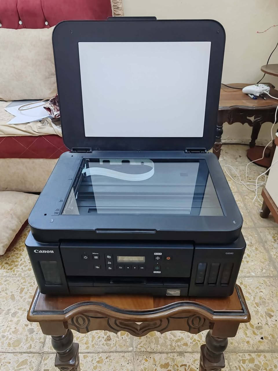 Canon PIXMA G6040 
للبيع طابعة ملونة ذكية

(مستعمل نظيف جداً وبحالة ممتازة).

​الوظائف: طباعة، استنساخ، سحب سكانر.

​الميزة الأساسية: اقتصادية جداً بنظام تانكي الحبر (MegaTank)

الطباعة على الوجهين (Duplex): تطبع على الوجهين تلقائياً بدون ما تقلب الورقة بيدك. 

​الربط: تدعم ميزة Wi-Fi Direct (تطبع من الموبايل مباشرة بدون الحاجة لراوتر أو إنترنت)، بالإضافة إلى الـ Wi-Fi الاعتيادي، ومنفذ الشبكة السلكية (Ethernet)، ومنفذ الـ USB للابتوب والكمبيوتر.
 
الطابعة نظيفة جداً وكافة الفحوصات  والمواصفات موجودة بالصور
غراضها كامله وياها الكارتون الاصلي والكتالوك
السعر ٣٠٠ وبي مجال للشراي المكان بابل حلة واكو توصيل


**إذا كنت صاحب هذا الإعلان وتريد حذفه لأي سبب، رجاءا أرسل رسالة إلى الدعم الفني**