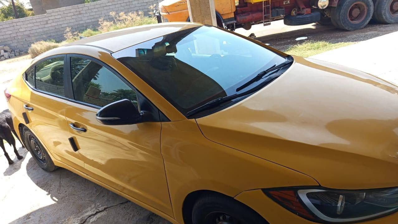 السلام عليكم انتره 2017
رقم بغداد ب اسمي هيئة غرامات مصفره 
محرك كير مكفول حادثه فقط 

باب جهه السكن 
السعر 123 وبيه مجال بسيط مكاني بغداد 
للستفسار عل الرقم واتساب 
*********** واتساب
