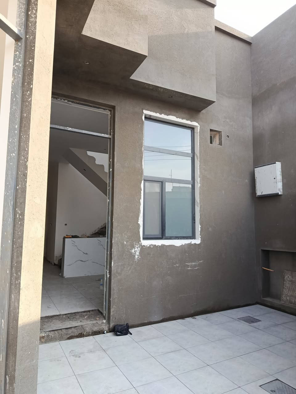 تم تثبيت شبابيك لأحد الزبائن في حي 36 
مواصفات العمل:  
القواطع: سراي تركي.وجام 6ملم 
العنوان: السماوة الشرجي، خلف الكراج، الطوابق الجودة والثقة عنواننا.
معمل الألمنيوم أهل التسامح بإدارة حسين أبو محمد.
للتواصل عبر واتساب: ***********
