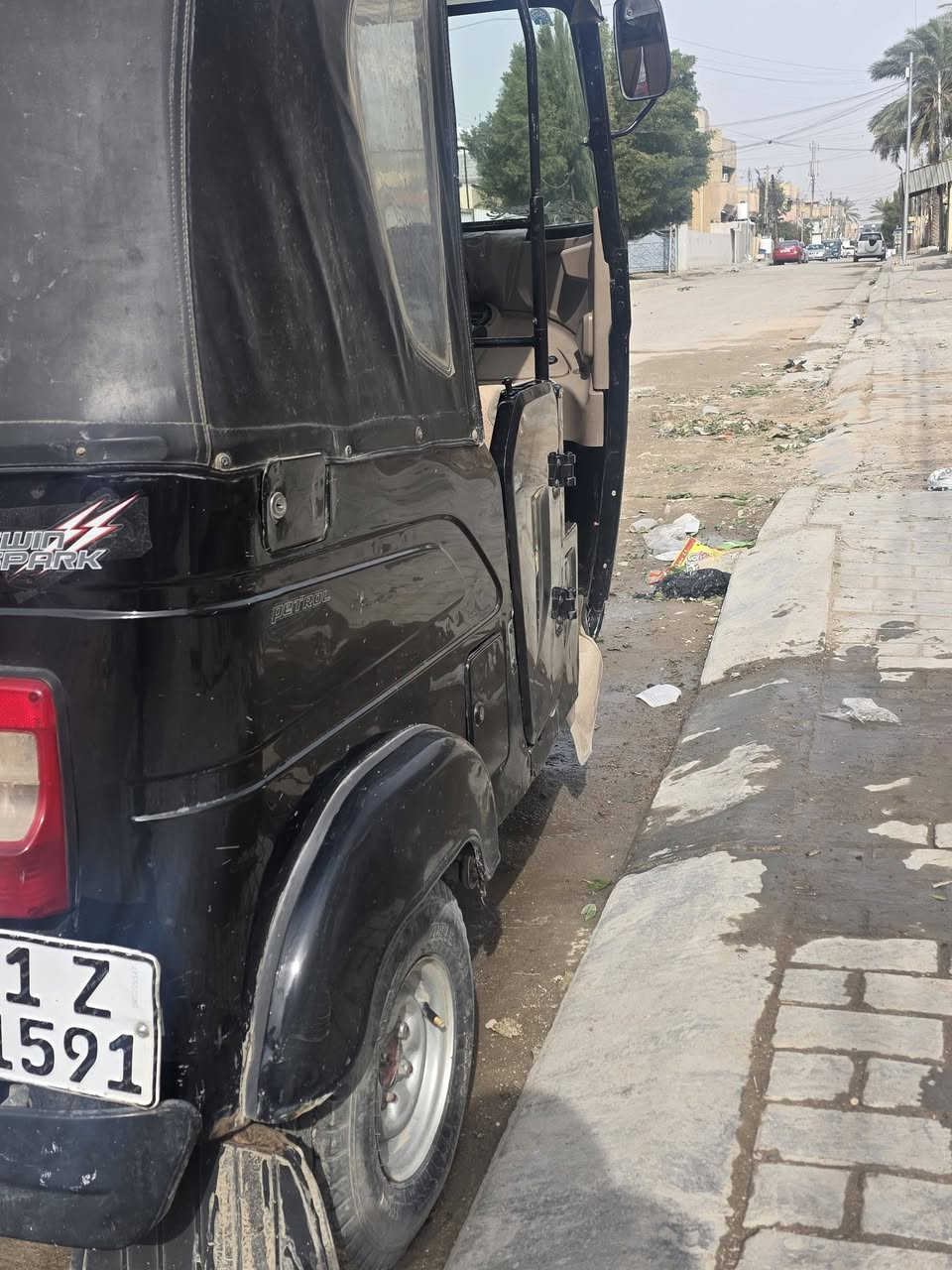 سلام عليكم تكتك البيع مديل 22شهر 8تكتك جاهزه ونضيفه مكينه مكفوله ولباقي كفاله من عده لغد حار ولباقي مكفول مكان بغداد الحسينية يم سوك زغير رقم ***********
