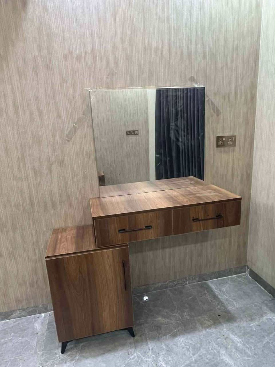 معمل نجاره و الامنيوم بيت ذهبي
لصناعه أنواع كونترات الامنيوم أو خشب بنواعيه وغرف نوم حسب طلب شغل درجه اولى بضمان خمس سنوات 

متر كونتر الامنيوم تركي ملكي فقط 125 الف 

متر كونتر خشب 120 دولار عرض خاص أسعار خيالي و شغل حسب طلب يعني تفصال درجه اولى

 
أسعار خيالي وشغل تفصال حسب طلب بضمان خمس سنوات كول هاذا 

معه كل كونتر هدايه الي انته تختاره
1برده سحب
2 ميز طعام
3ساحبه مرشحه
4طباغ منضدي
5متر مرمر أصلي 

وعدنه عرض الي يفصل كونتر يمنه ناخذ كونتره قديم هم 

كل هاذا تجدونه معمل بيت ذهبي عنوان كركوك شارع حسابات قرب تمونيه معمل و معرض بيت ذهبي اسطه زكريا
***********

نشتغل جميع محفضات دزلي عنوان ورقم تلفون نجيكم عل قياس كركوك, العراق
