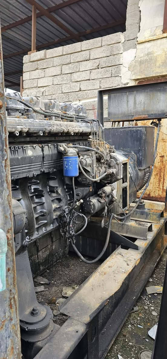 للبيع مولده اسكانيا بومه 124 بم كهربائي اسنتدر المحرك بي تبخير على الحمل راس توليد 250 
السعر 30 ورقة مكاني موصل كوكجلي
***********
